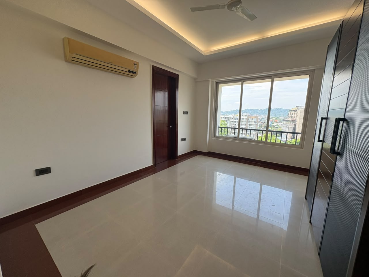 Semi Furnished 4bhk in Zoo Road Tiniali, Guwahati, Assam, India for Rent